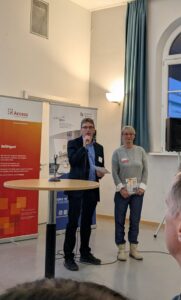 Thomas Wedel (Boxdorfer Werkstatt) und Andrea Seeger (Access Inklusion im Arbeitsleben) führten durch den Abend.